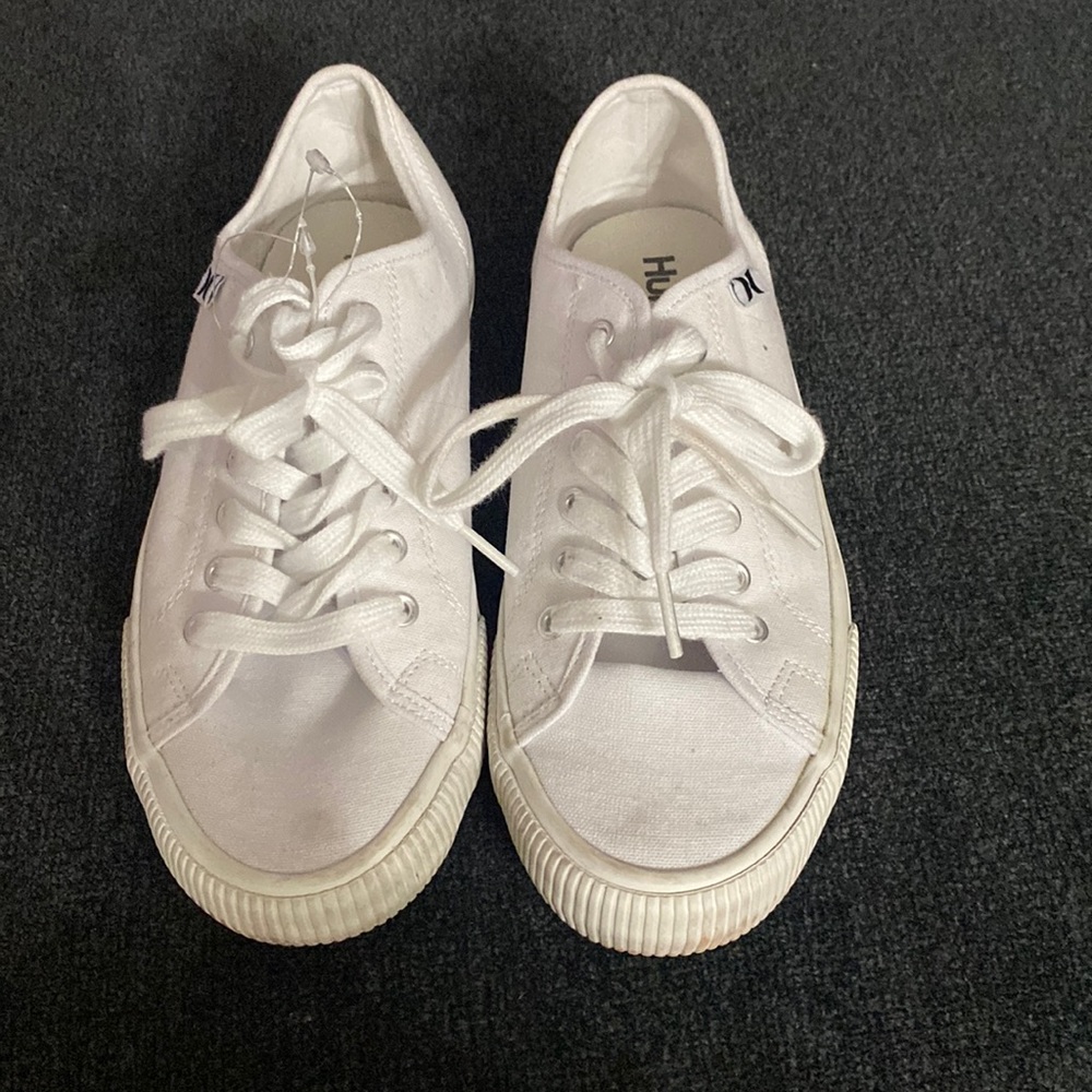 White Hureley sneakers